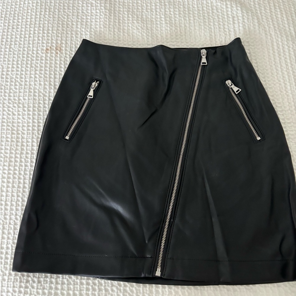 Black faux leather zipper skirt. Size 4, Express, high waisted